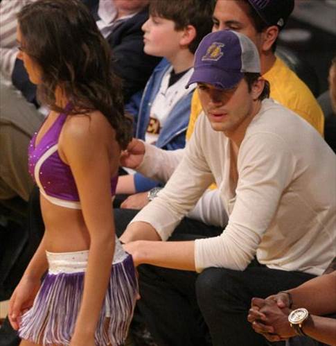 Ünlüler ve ponpon kızlar