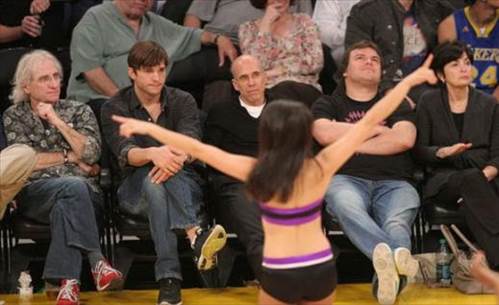 Ünlüler ve ponpon kızlar