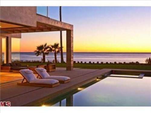 Yıldız futbolcuların dudak uçuklatan evleri