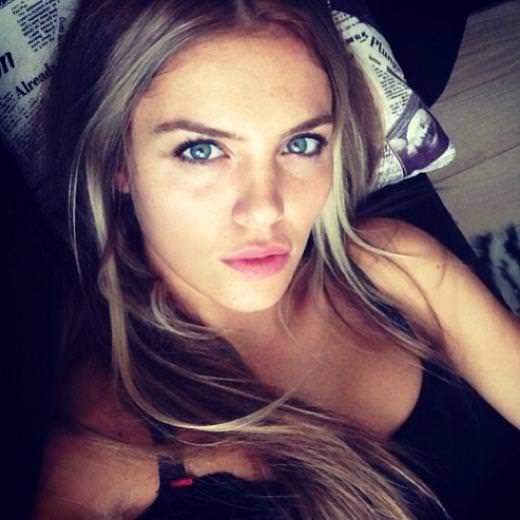 Müge Üzel resimleri