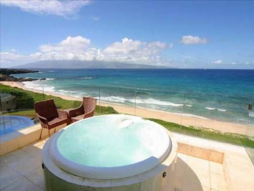 Yıldız futbolcuların dudak uçuklatan evleri