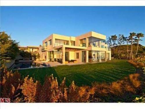 Yıldız futbolcuların dudak uçuklatan evleri