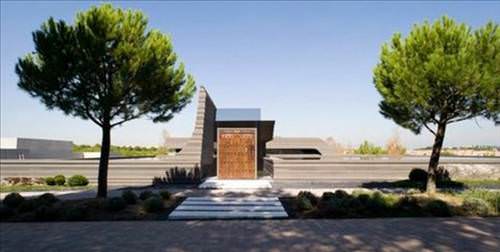 Yıldız futbolcuların dudak uçuklatan evleri