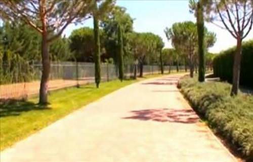 Yıldız futbolcuların dudak uçuklatan evleri