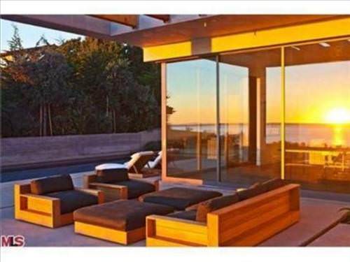 Yıldız futbolcuların dudak uçuklatan evleri