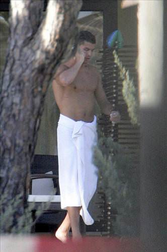 Yıldız futbolcuların dudak uçuklatan evleri