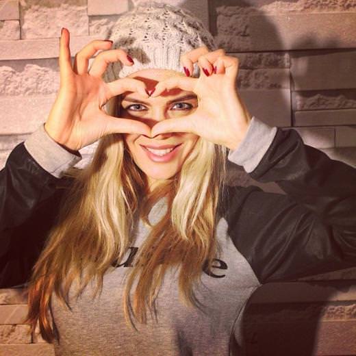 Müge Üzel resimleri