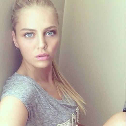 Müge Üzel resimleri