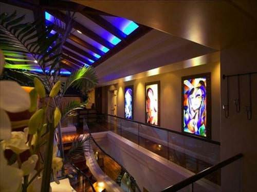 Yıldız futbolcuların dudak uçuklatan evleri