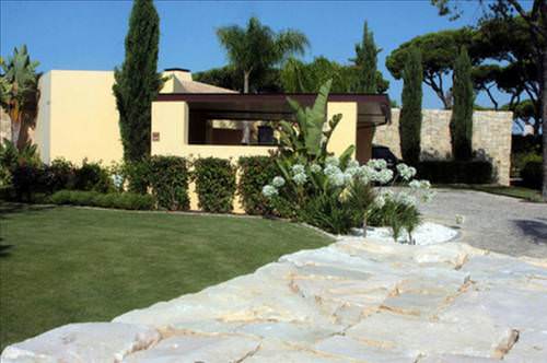 Yıldız futbolcuların dudak uçuklatan evleri