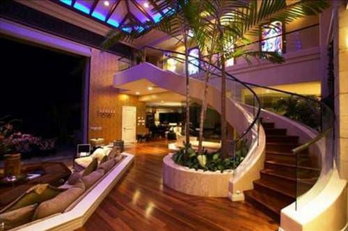 Yıldız futbolcuların dudak uçuklatan evleri