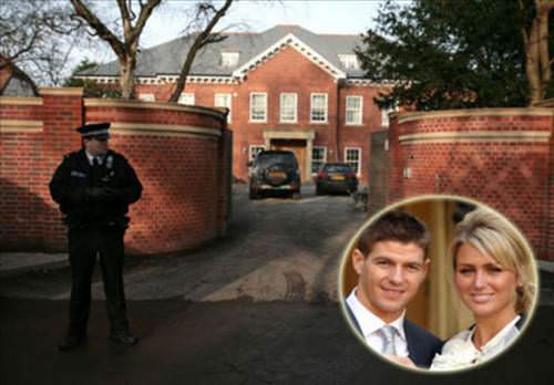 Yıldız futbolcuların dudak uçuklatan evleri