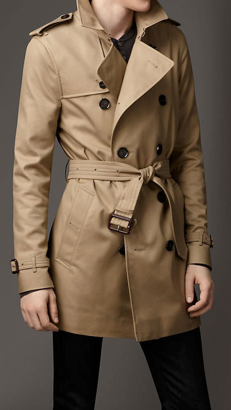 Bahar trençkotla geldi