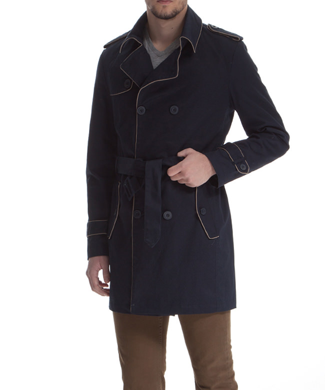 Bahar trençkotla geldi