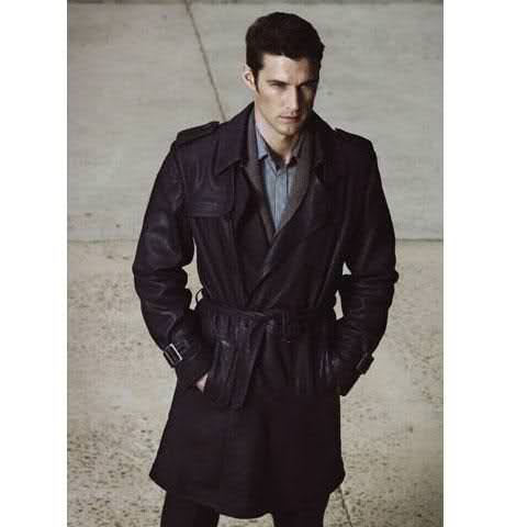 Bahar trençkotla geldi