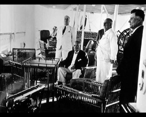 Atatürk'ün hiç bilinmeyen 300 fotoğrafı