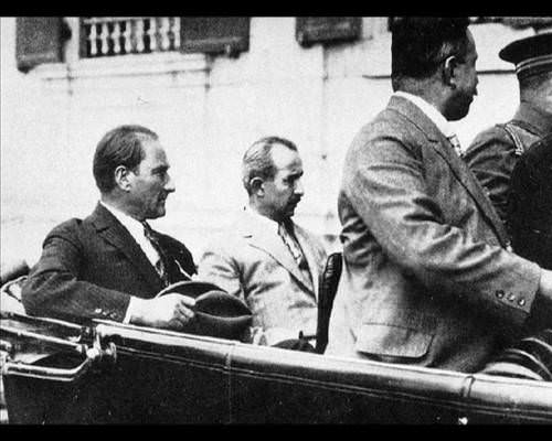 Atatürk'ün hiç bilinmeyen 300 fotoğrafı