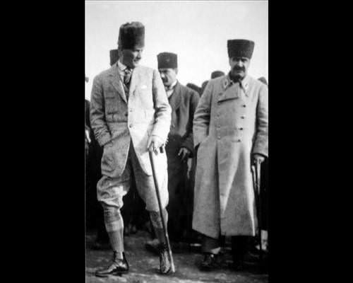 Atatürk'ün hiç bilinmeyen 300 fotoğrafı