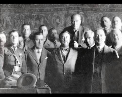 Atatürk'ün hiç bilinmeyen 300 fotoğrafı