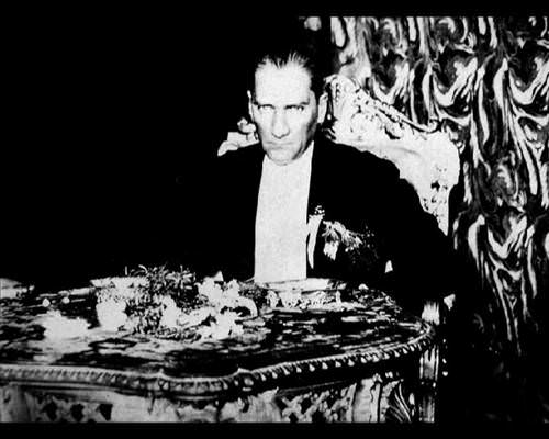 Atatürk'ün hiç bilinmeyen 300 fotoğrafı