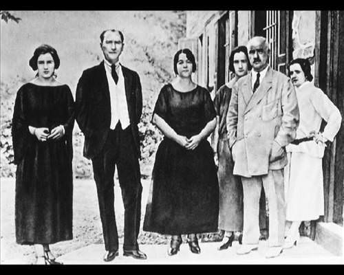 Atatürk'ün hiç bilinmeyen 300 fotoğrafı