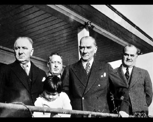 Atatürk'ün hiç bilinmeyen 300 fotoğrafı