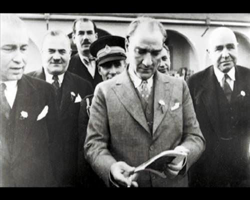 Atatürk'ün hiç bilinmeyen 300 fotoğrafı