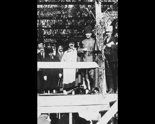 Atatürk'ün hiç bilinmeyen 300 fotoğrafı