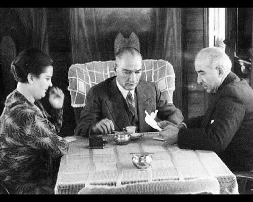 Atatürk'ün hiç bilinmeyen 300 fotoğrafı