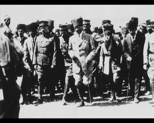 Atatürk'ün hiç bilinmeyen 300 fotoğrafı