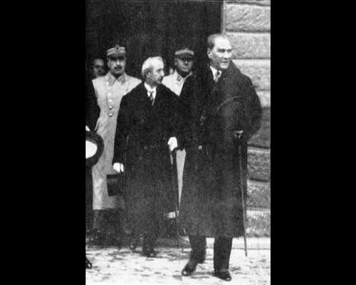 Atatürk'ün hiç bilinmeyen 300 fotoğrafı