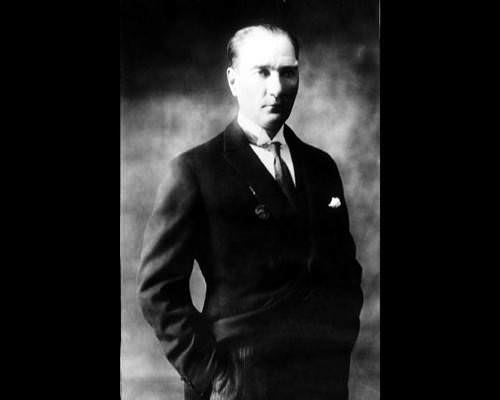 Atatürk'ün hiç bilinmeyen 300 fotoğrafı
