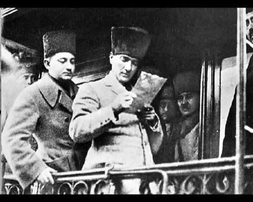 Atatürk'ün hiç bilinmeyen 300 fotoğrafı