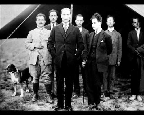 Atatürk'ün hiç bilinmeyen 300 fotoğrafı