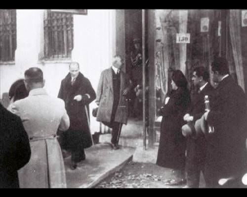 Atatürk'ün hiç bilinmeyen 300 fotoğrafı