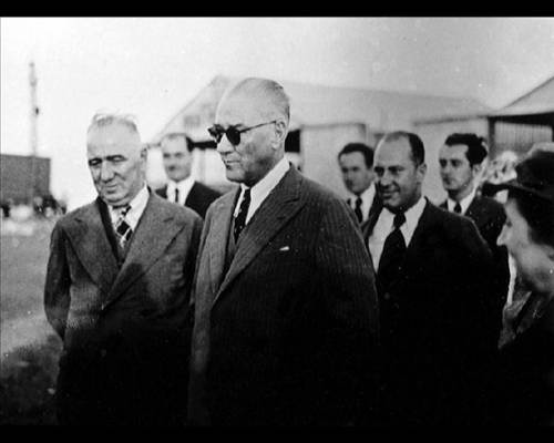 Atatürk'ün hiç bilinmeyen 300 fotoğrafı