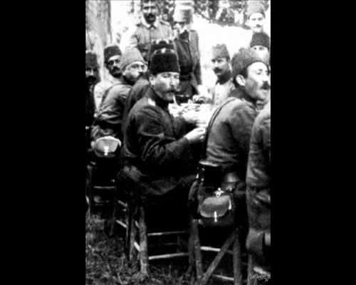 Atatürk'ün hiç bilinmeyen 300 fotoğrafı
