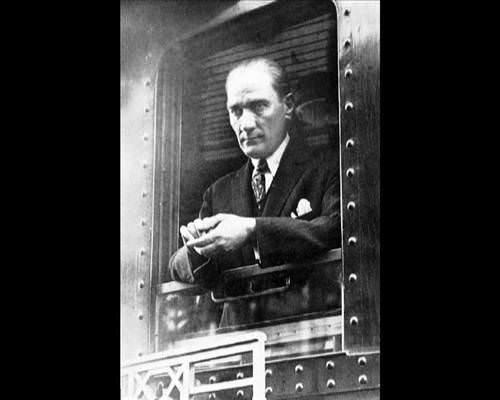 Atatürk'ün hiç bilinmeyen 300 fotoğrafı