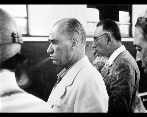 Atatürk'ün hiç bilinmeyen 300 fotoğrafı