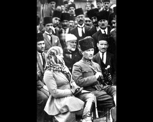 Atatürk'ün hiç bilinmeyen 300 fotoğrafı