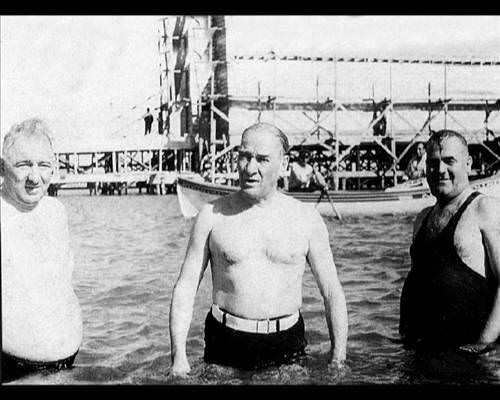 Atatürk'ün hiç bilinmeyen 300 fotoğrafı