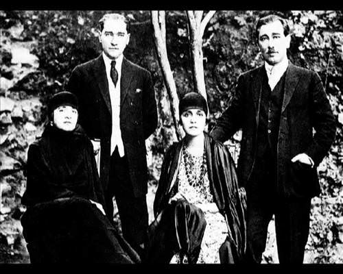 Atatürk'ün hiç bilinmeyen 300 fotoğrafı