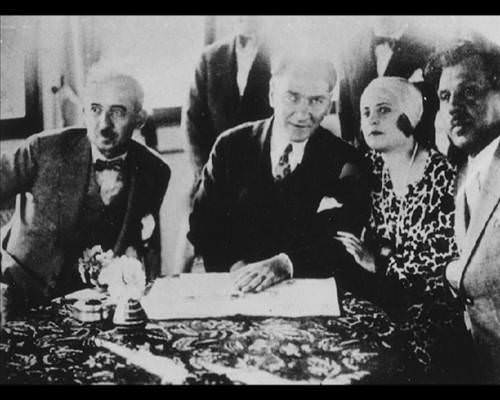 Atatürk'ün hiç bilinmeyen 300 fotoğrafı