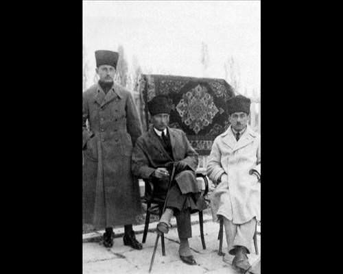 Atatürk'ün hiç bilinmeyen 300 fotoğrafı