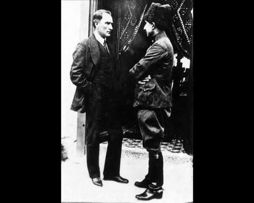 Atatürk'ün hiç bilinmeyen 300 fotoğrafı