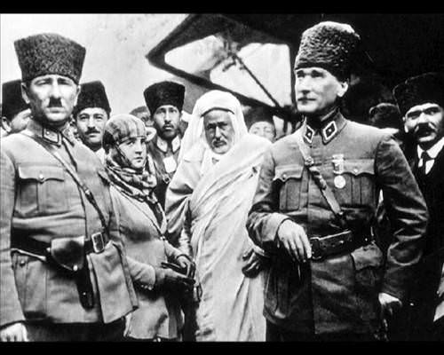 Atatürk'ün hiç bilinmeyen 300 fotoğrafı