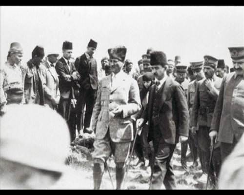 Atatürk'ün hiç bilinmeyen 300 fotoğrafı