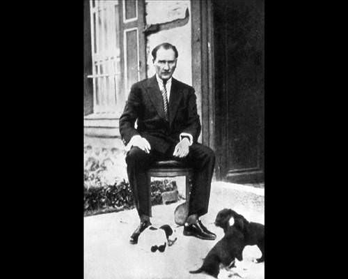 Atatürk'ün hiç bilinmeyen 300 fotoğrafı