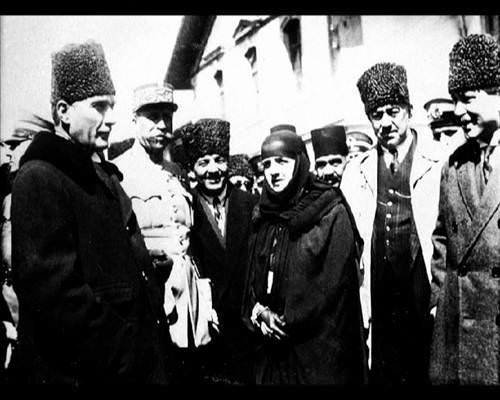 Atatürk'ün hiç bilinmeyen 300 fotoğrafı