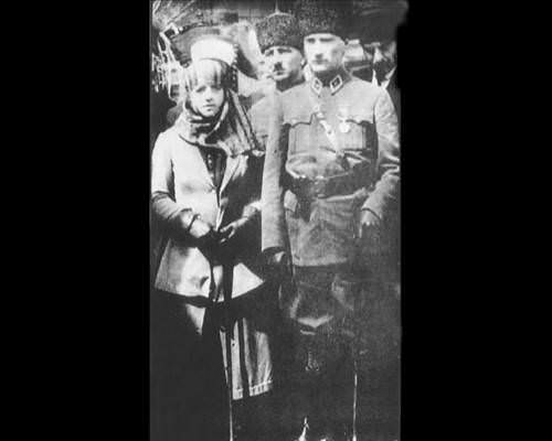 Atatürk'ün hiç bilinmeyen 300 fotoğrafı